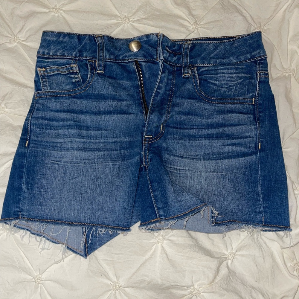 Brand: American eagle outfitters Color: Dark wash blue Size: Small